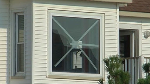 Does Taping Windows Help During Hurricanes? - What Tape To Use On Windows For Hurricane