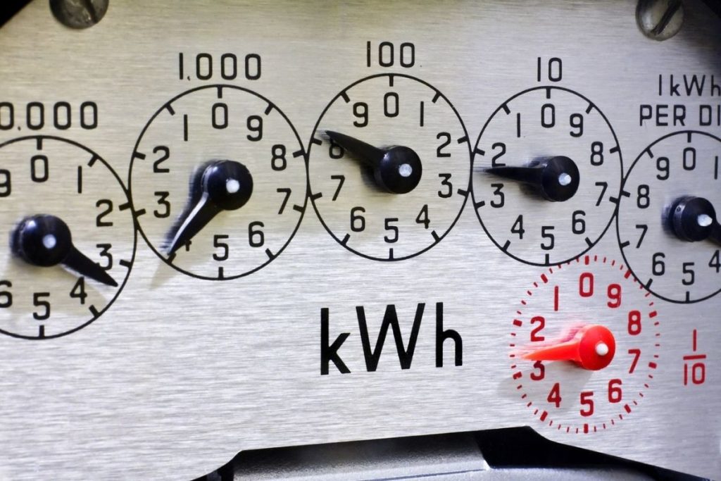 5 dials measuring kWh