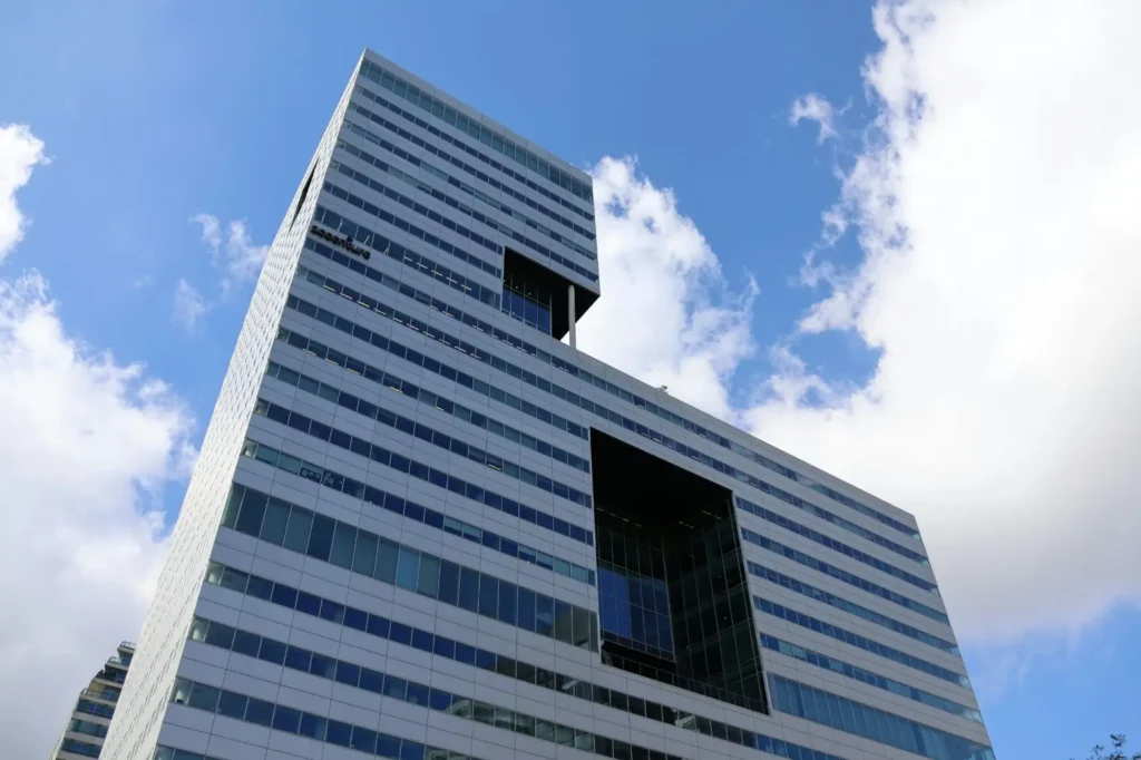 turn your commercial glass into noise reduction windows with riot glass to reduce noise pollution