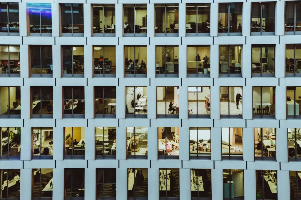 a guide to using security glass for sustainable commercial architecture2