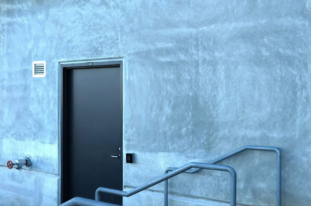 10 essential components of modern security systems for retail stores2