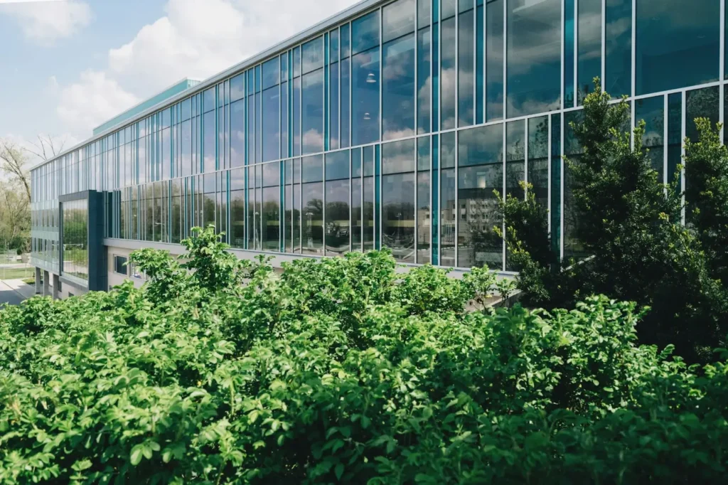 what are the benefits of commercial security glass