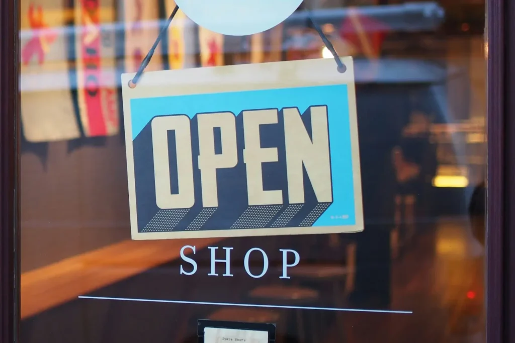 what are the benefits of commercial security glass2