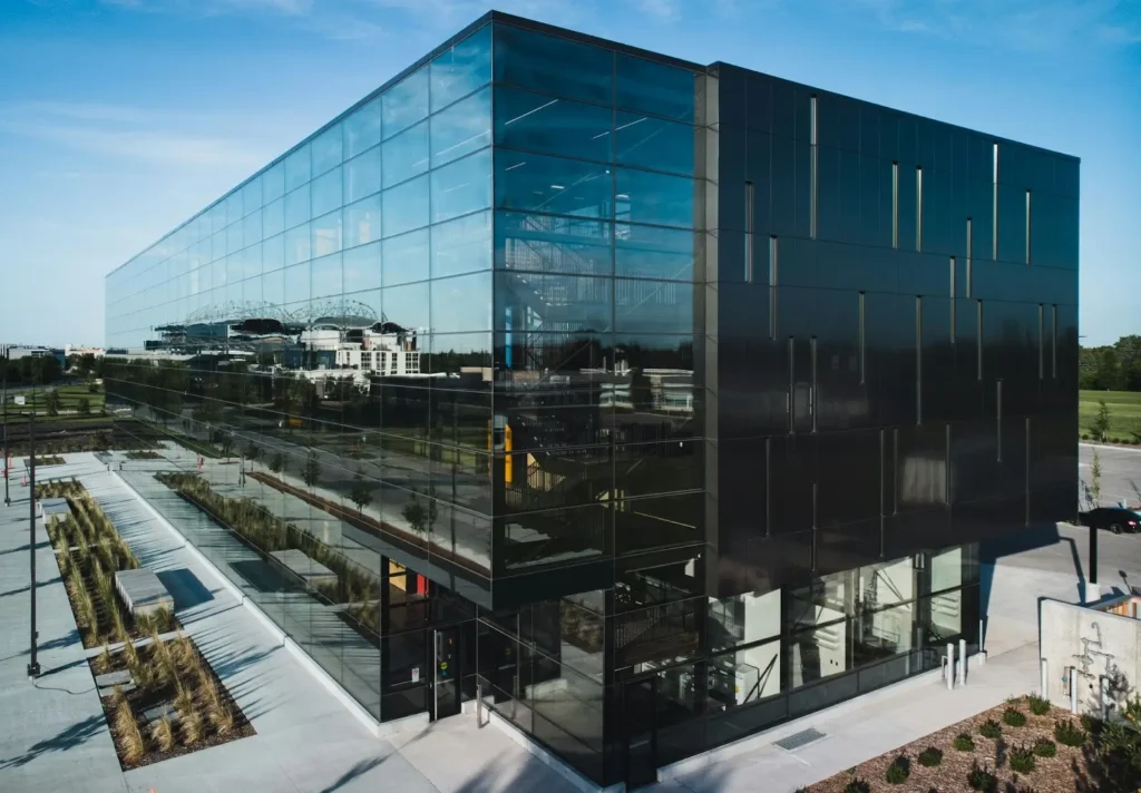 what are the benefits of commercial security glass4