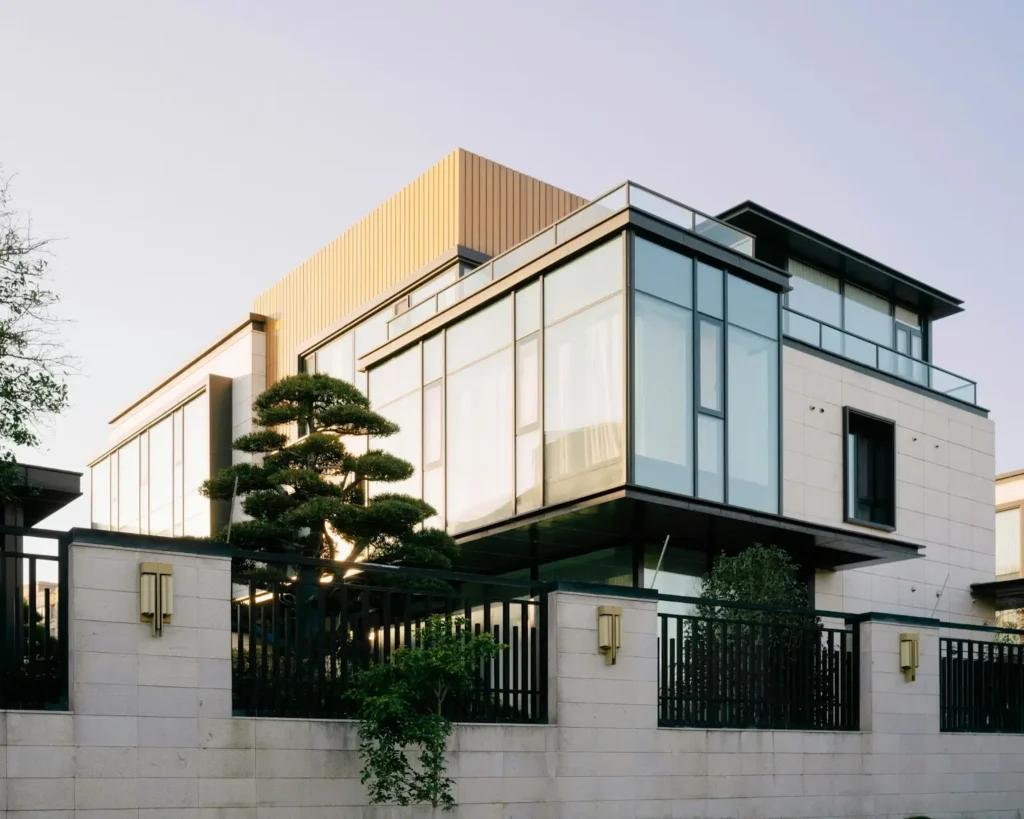 a guide to properly securing a home with large glass windows2